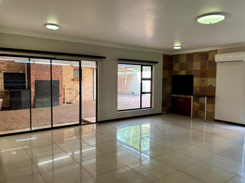 3 Bedroom Property for Sale in Langenhovenpark Free State